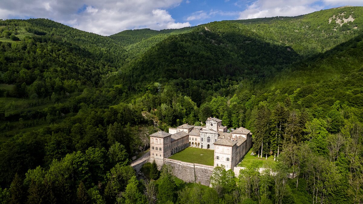 Il castello di Casotto e i suoi boschi