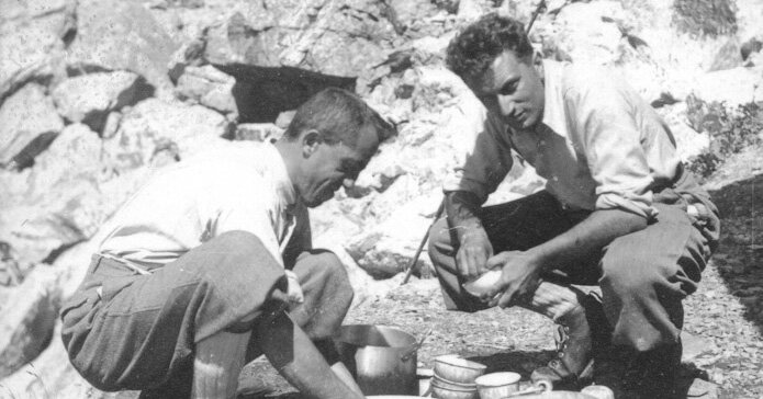 Dante Livio Bianco e il compagno di cordata Edoardo Soria al rifugio Bozano | Arch. ISRSC in provincia di Cuneo.