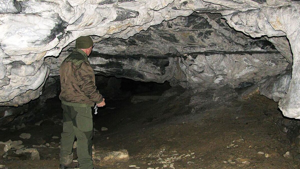 Fotografia: l'interno delle Grotte del Bandito | Archivio APAM