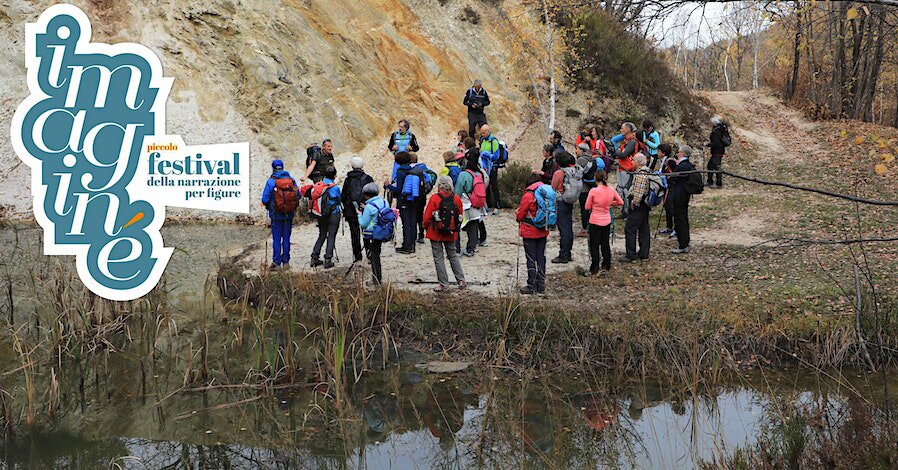 Fotografia: gruppo di escursionisti con un guardiaparco in visita al laghetto del talco | G. Bernardi