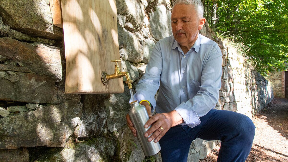 Fotografia: la fontana del pilone a Terme di Valdieri dopo l'intervento di ripristino | Archivio APAM