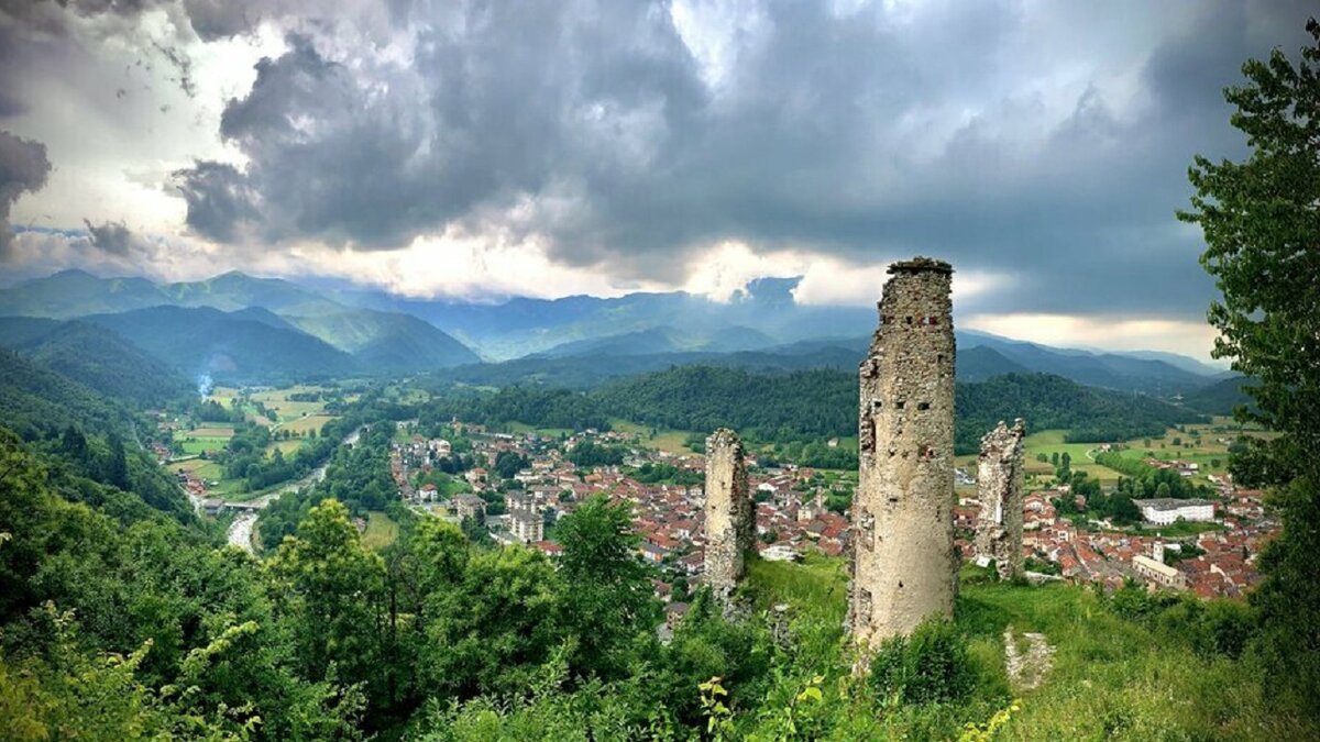 Foto di Chiusa Pesio vista dal Castello di Mirabello | Archivio APAM
