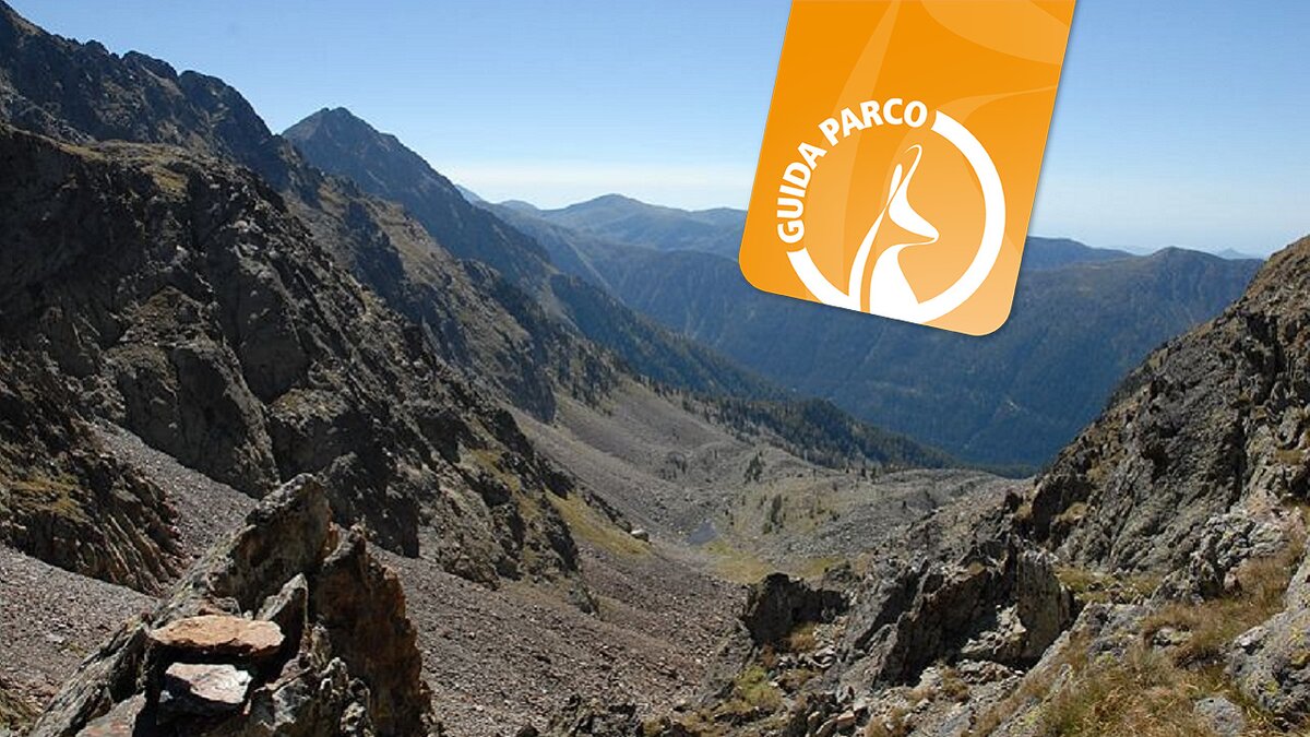 Fotografia di L. Martinelli del panorama sul versante francese del Colle di Ciriegia