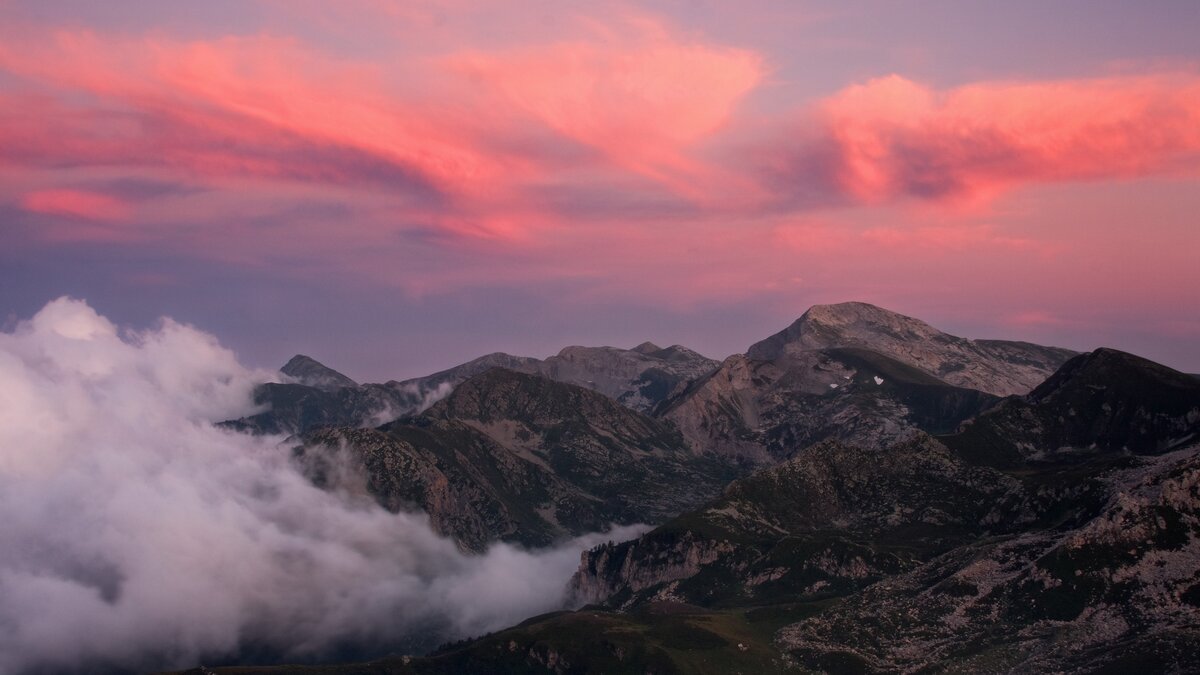 Nella foto: tramonto sulla Cima del Mongioie | P. Bolla.