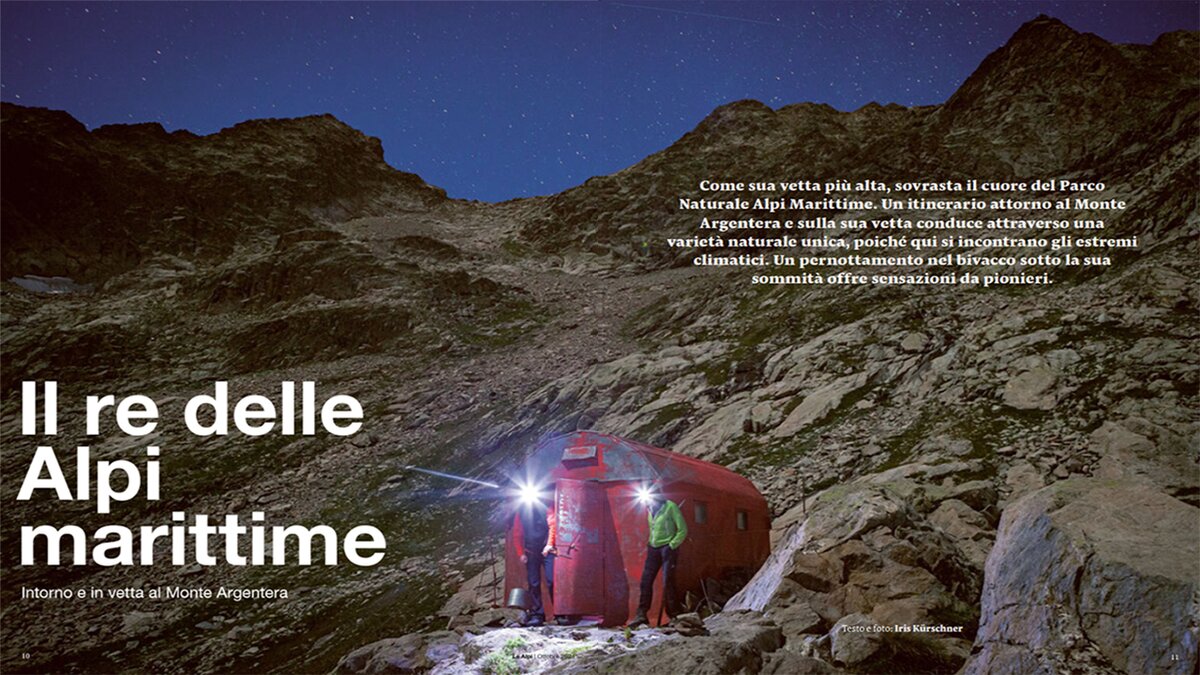La foto di apertura a doppia pagina dell'articolo intitolato Il re delle Alpi Marittime. Ritrae Iris con il compagno, con sul capo la pila frontale accesa, davanti al bivacco del Baus in una notte dal cielo stellato.