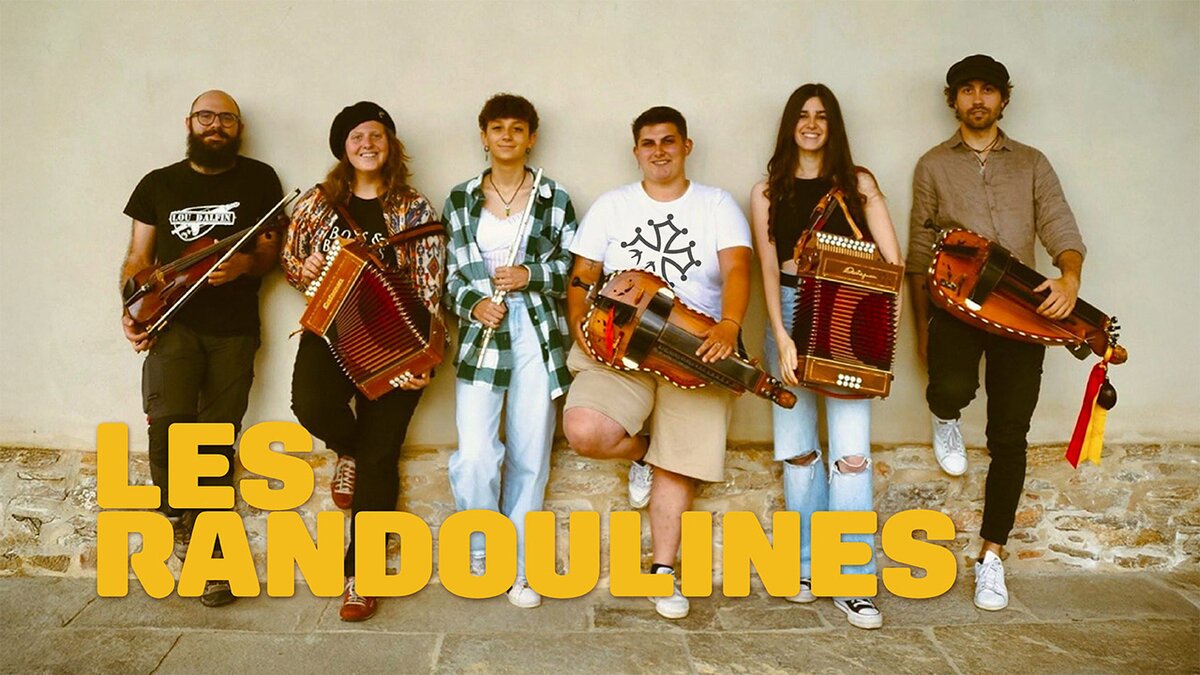 Il collettivo Les Randoulines. Fine descrizione fotografia.