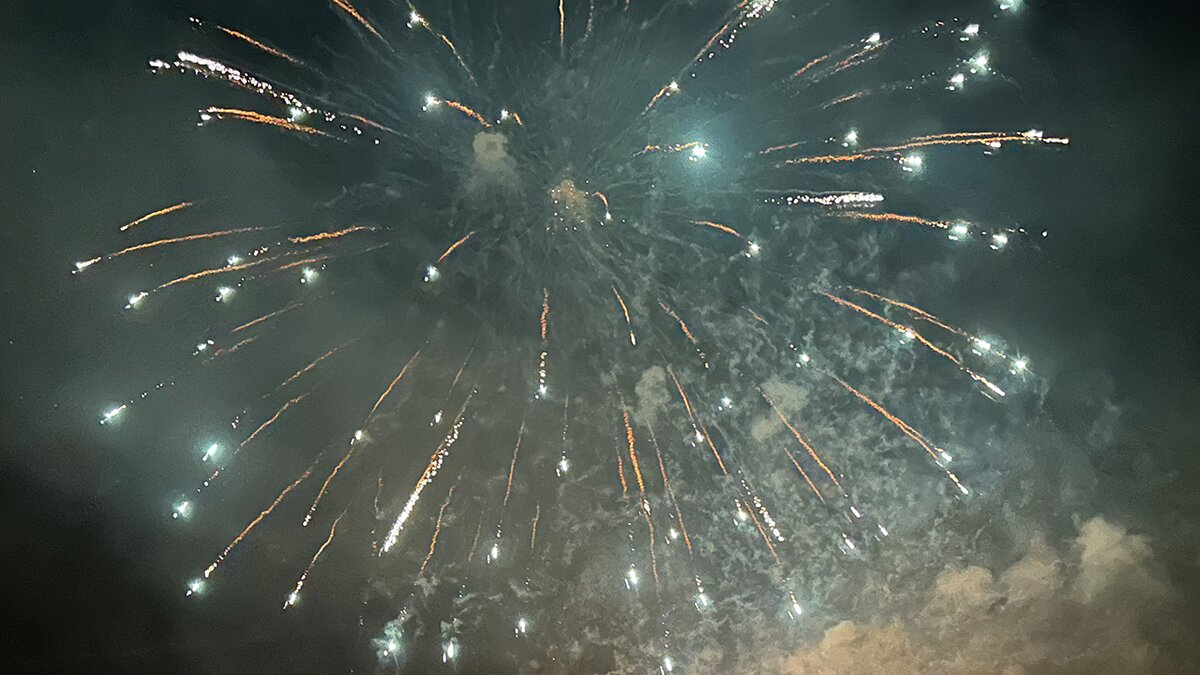 Nella foto Fuochi d'artificio | G. Bernardi Fine descrizione foto