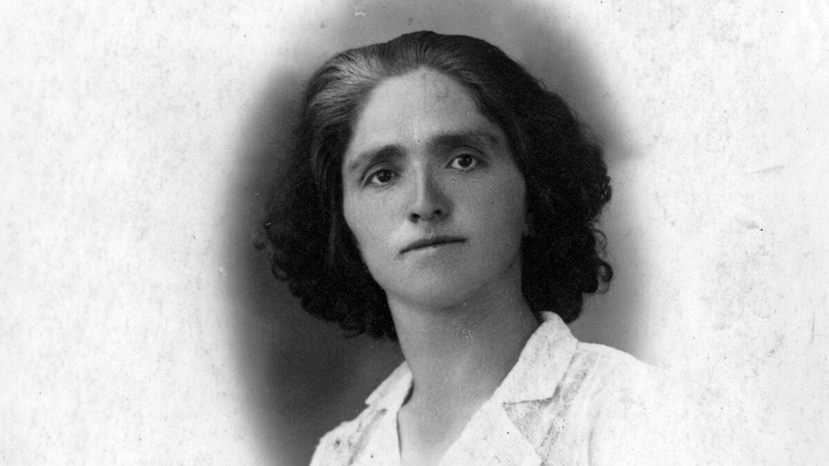 Giovanna Dotto in una fotografia degli anni 30 del 900. Archivio famiglia Aime. Fine descrizione della fotografia.