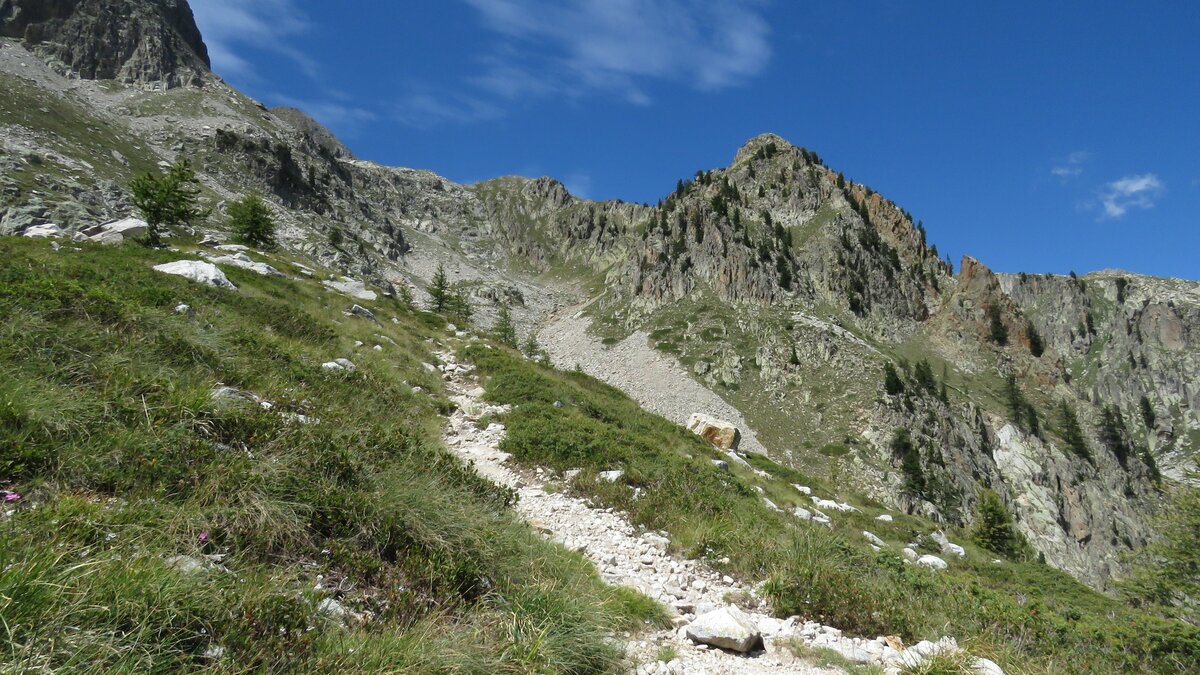 Nella foto Il sentiero per i Laghi di Fremamorta | A. Rivelli fine descrizione foto.