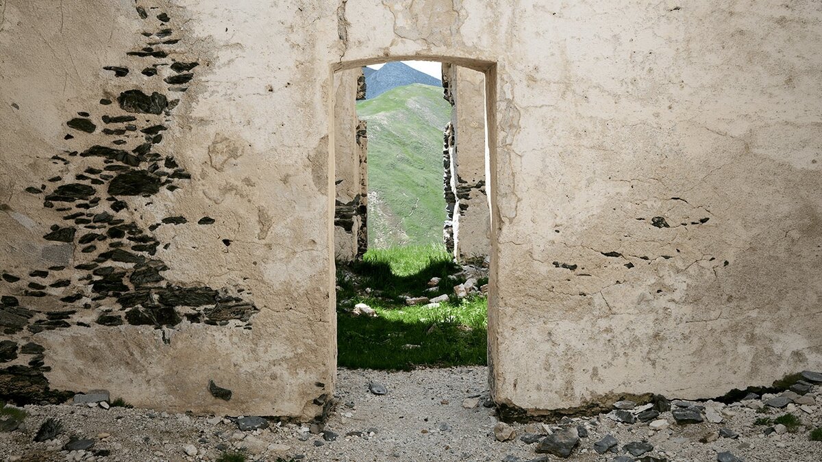 Lo scatto di Michel Eisenlohr mostra il Ricovero a Bandia (Sambuco, Valle Stura). Fine descrizione foto.