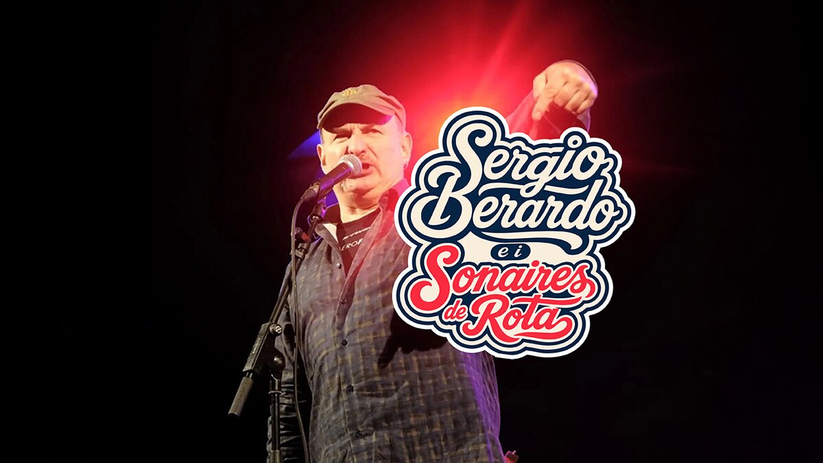 Sergio Berardo sul palco durante un concerto. Fine descrizione della fotografia